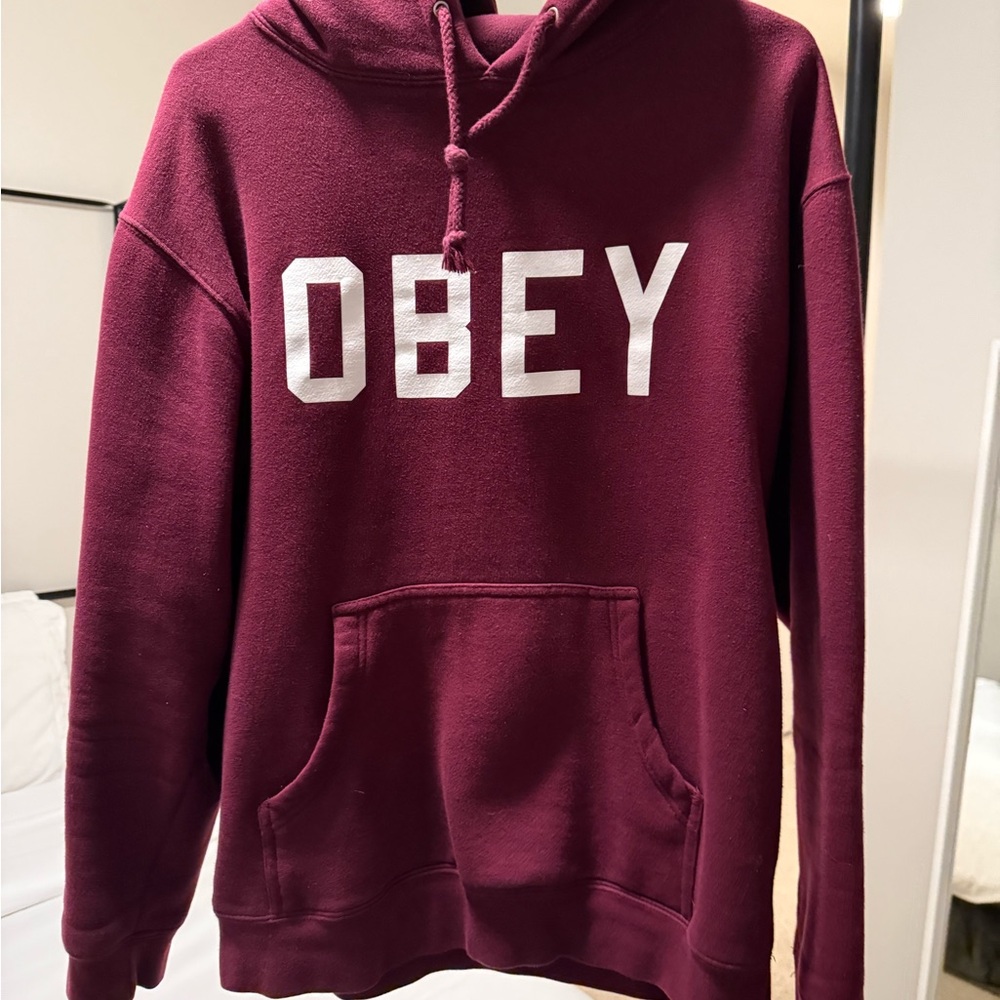 Men’s maroon obey sweatshirt